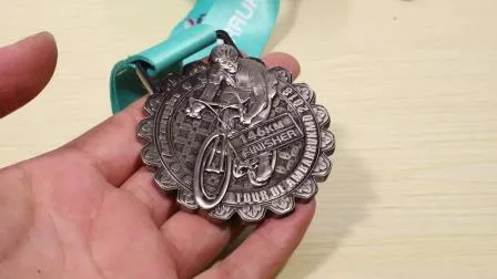 Esmalte suave de aleación de zinc de alta calidad Su propia medalla de carrera divertida con brillo de metal con cinta